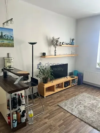 Pronájem bytu 2+kk, Praha, Černokostelecká, 47 m2