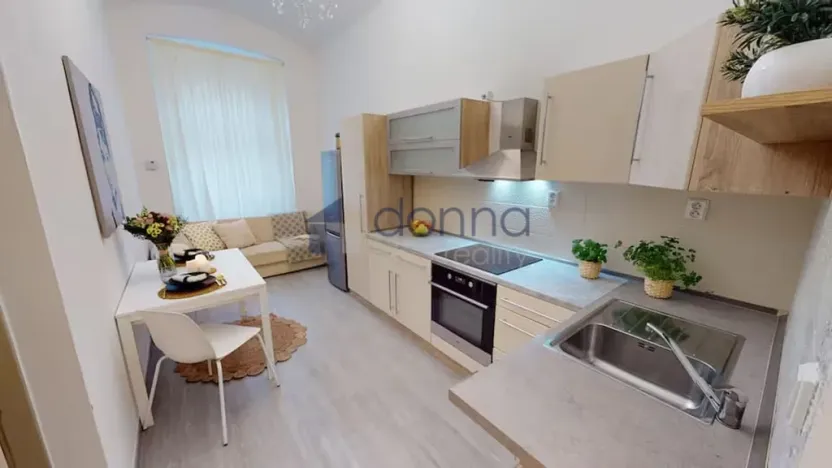 Pronájem bytu 1+1, Praha, Prvního pluku, 48 m2