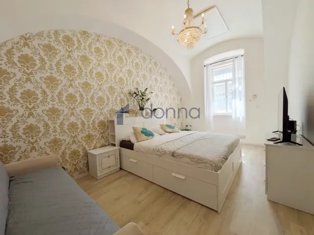 Pronájem bytu 1+1, Praha, Prvního pluku, 48 m2