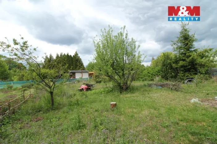Pronájem zahrady, Přezletice, 300 m2