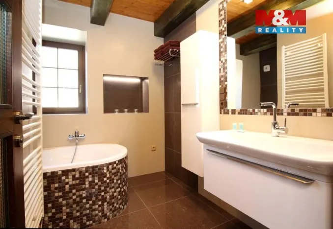 Pronájem rodinného domu, Náchod - Jizbice, 149 m2