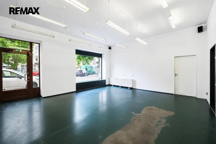 Pronájem obchodního prostoru, Hradec Králové, třída Karla IV., 121 m2