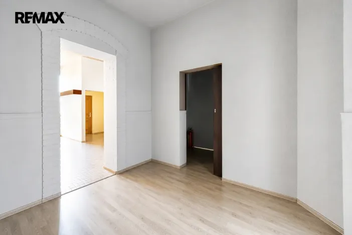 Pronájem obchodního prostoru, Hradec Králové, třída Karla IV., 121 m2