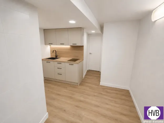Prodej bytu 1+kk, Praha, Suchdolské náměstí, 14 m2