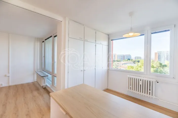 Pronájem bytu 3+1, Praha - Kobylisy, Famfulíkova, 67 m2
