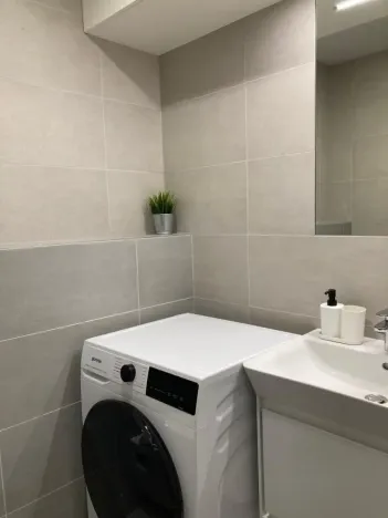 Pronájem bytu 1+kk, Praha - Smíchov, Plzeňská, 20 m2