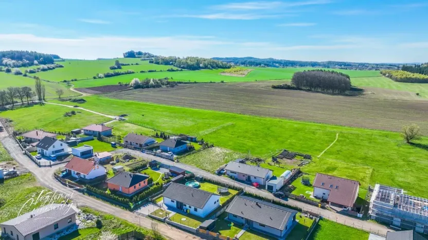 Prodej pozemku pro bydlení, Lešetice, 819 m2
