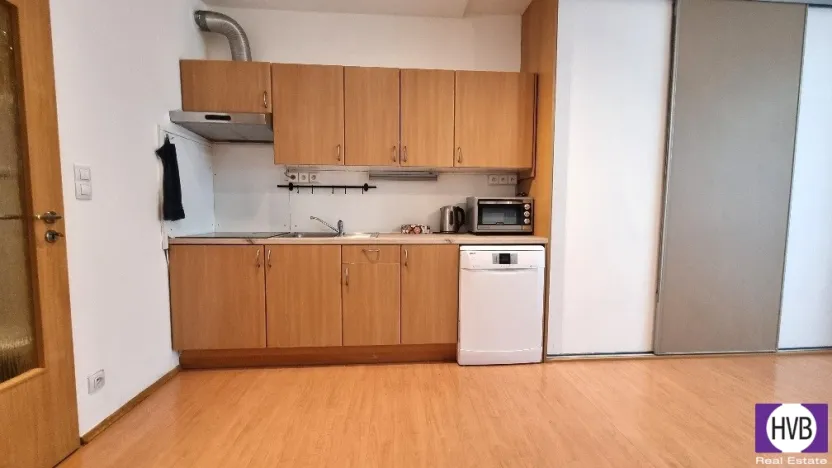 Pronájem bytu 1+kk, Praha - Vysočany, Poděbradská, 33 m2