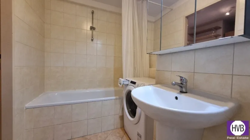 Pronájem bytu 1+kk, Praha - Vysočany, Poděbradská, 33 m2
