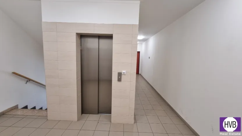 Pronájem bytu 1+kk, Praha - Vysočany, Poděbradská, 33 m2