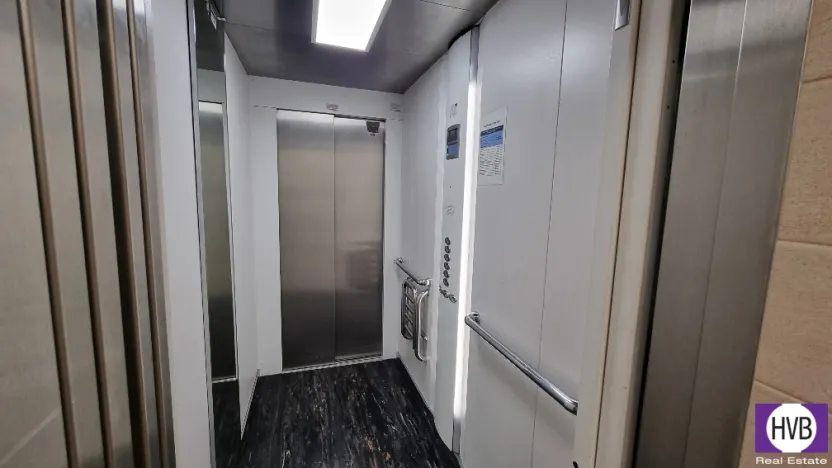 Pronájem bytu 1+kk, Praha - Vysočany, Poděbradská, 33 m2