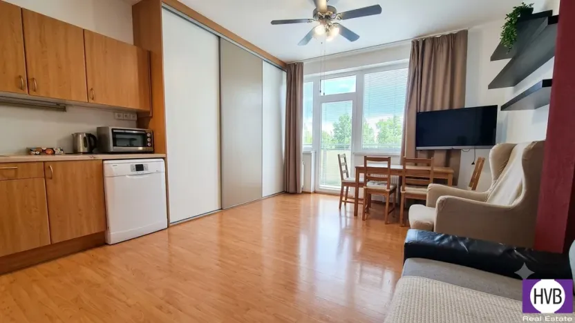 Pronájem bytu 1+kk, Praha - Vysočany, Poděbradská, 33 m2