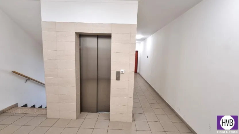 Pronájem bytu 1+kk, Praha - Vysočany, Poděbradská, 33 m2