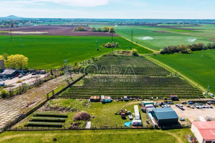 Prodej komerčního pozemku, Mlékojedy, 3769 m2