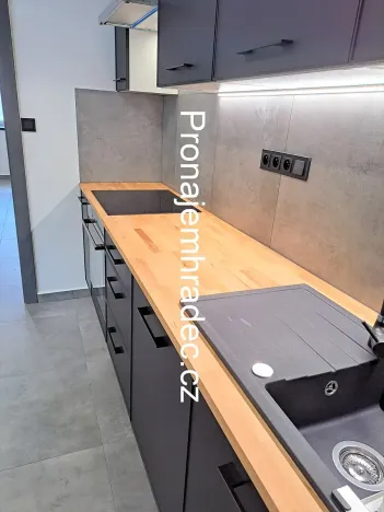 Pronájem bytu 1+1, Hradec Králové, Všehrdova, 39 m2