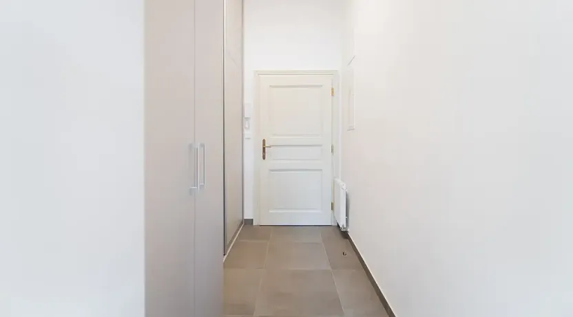Pronájem bytu 1+kk, Praha - Žižkov, Jeronýmova, 30 m2
