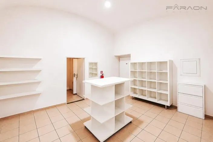 Pronájem obchodního prostoru, Praha - Karlín, Sokolovská, 95 m2