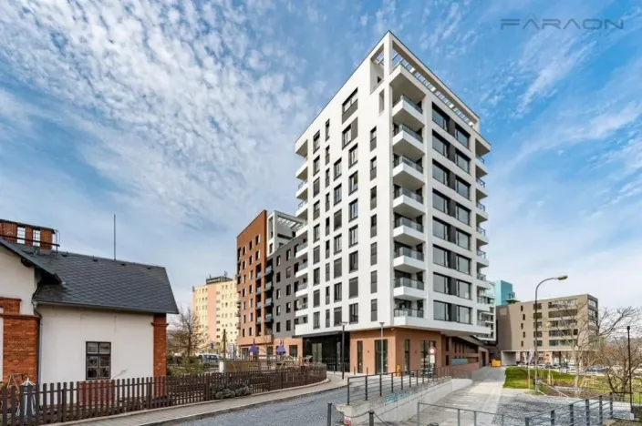 Pronájem bytu 2+kk, Praha - Holešovice, V přístavu, 54 m2