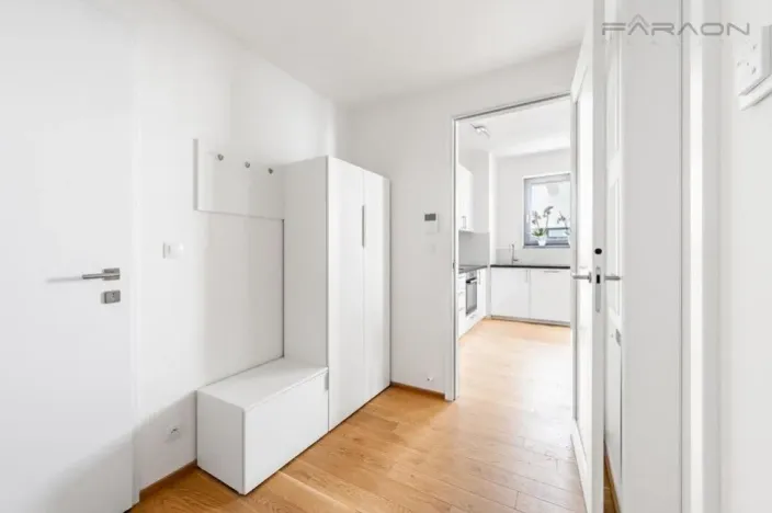 Pronájem bytu 2+kk, Praha - Holešovice, V přístavu, 54 m2