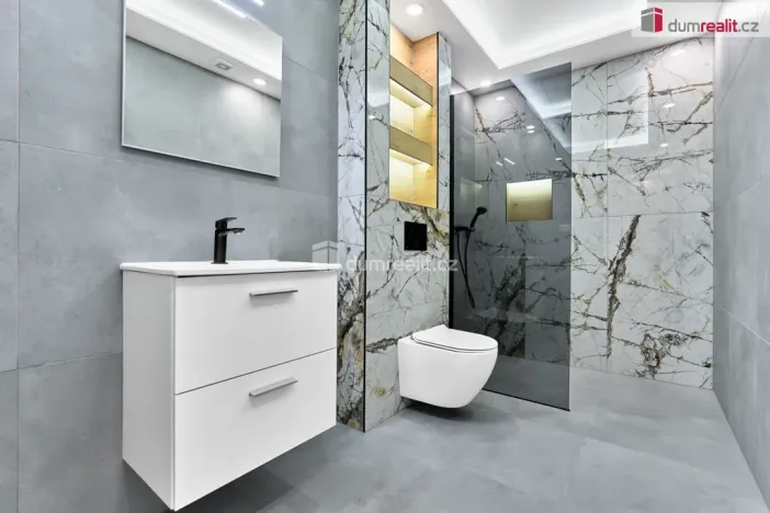Prodej rodinného domu, Ruda, V zahradách, 160 m2