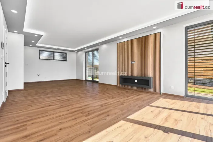Prodej rodinného domu, Ruda, V zahradách, 320 m2