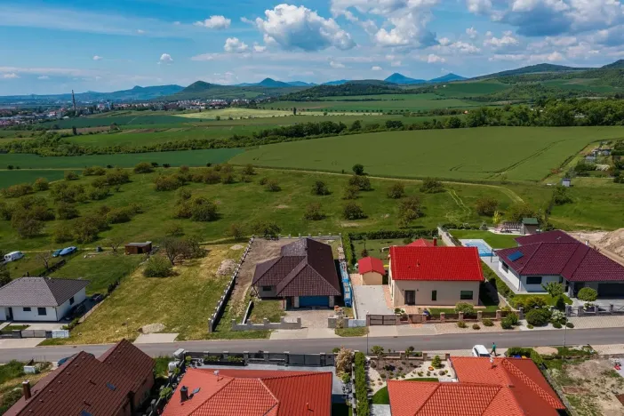 Prodej rodinného domu, Trnovany, Sadová, 182 m2