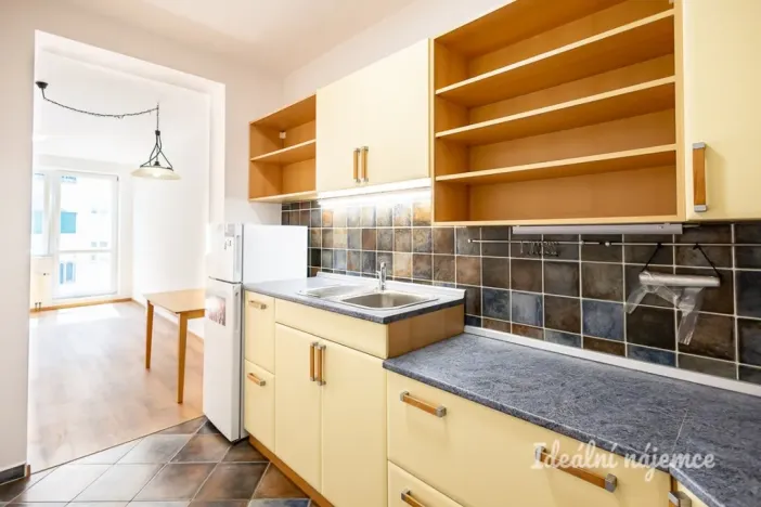 Pronájem bytu 2+kk, Praha - Kyje, Lásenická, 51 m2