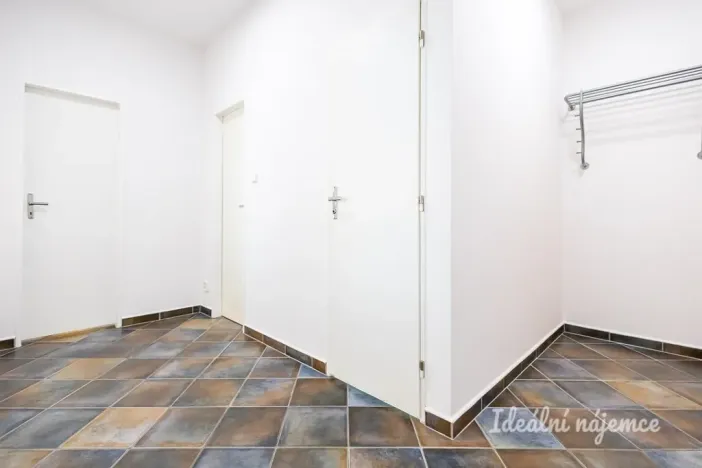 Pronájem bytu 2+kk, Praha - Kyje, Lásenická, 51 m2
