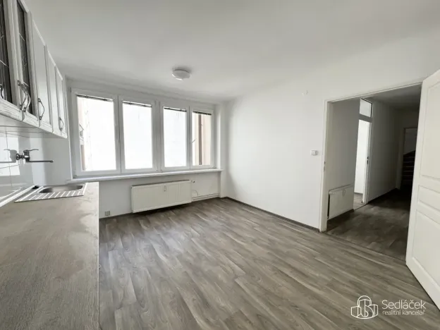 Pronájem komerční nemovitosti, Karlovy Vary, Dr. Davida Bechera, 102 m2