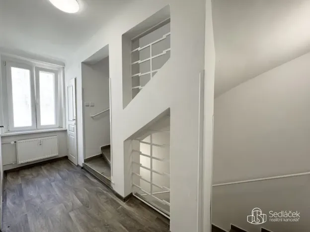 Pronájem komerční nemovitosti, Karlovy Vary, Dr. Davida Bechera, 102 m2