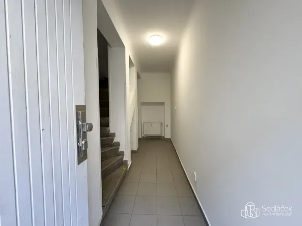 Pronájem komerční nemovitosti, Karlovy Vary, Dr. Davida Bechera, 102 m2