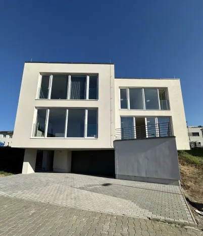 Pronájem rodinného domu, Králův Dvůr, Tři Vršky, 104 m2
