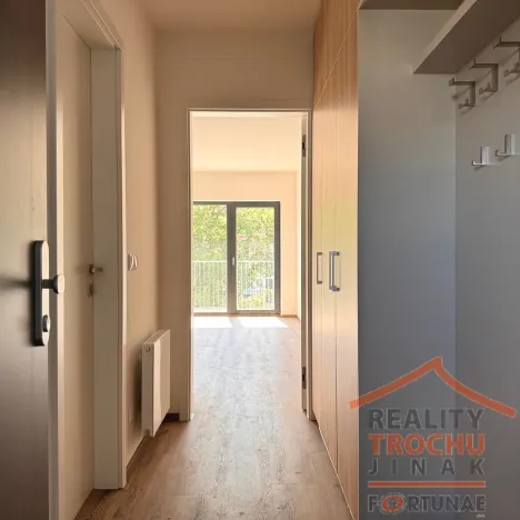 Pronájem bytu 1+kk, Hradec Králové, Pod Zámečkem, 27 m2