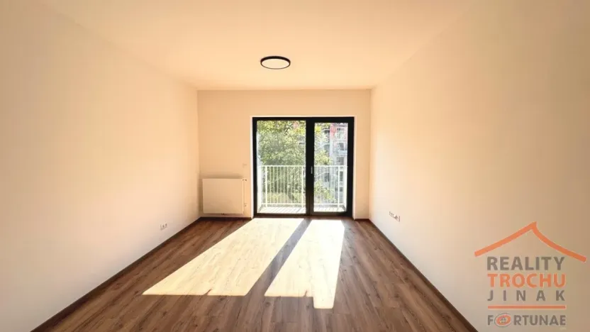 Pronájem bytu 1+kk, Hradec Králové, Pod Zámečkem, 27 m2