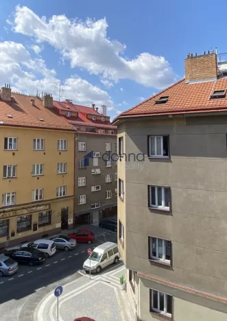 Prodej bytu 1+kk, Praha, Za poštou, 30 m2