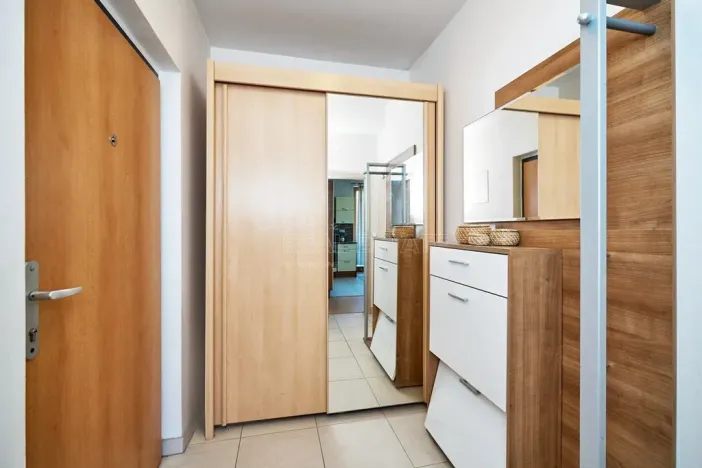 Pronájem bytu 2+kk, Praha, Lipovská, 55 m2