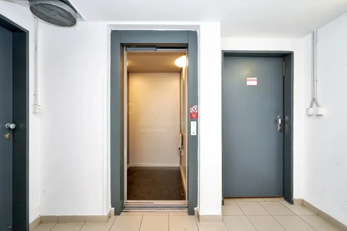 Pronájem bytu 2+kk, Praha, Lipovská, 55 m2
