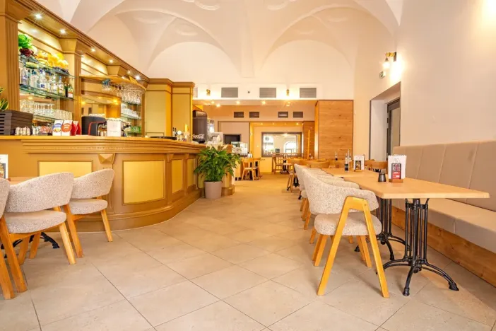 Pronájem restaurace, Brno, náměstí Svobody, 270 m2