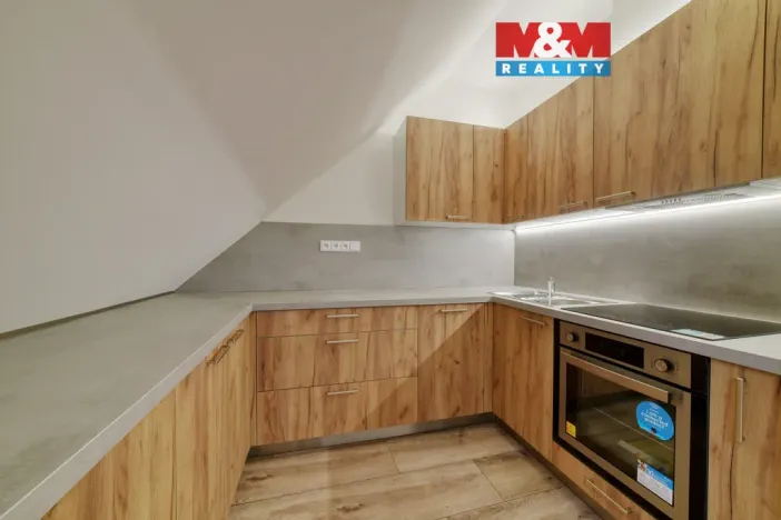 Pronájem bytu 3+kk, Luby, Revoluční, 74 m2
