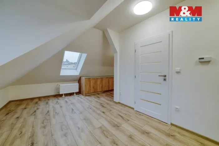 Pronájem bytu 3+kk, Luby, Revoluční, 74 m2