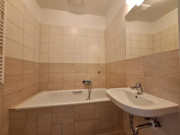 Pronájem bytu 1+1, Praha - Smíchov, Podbělohorská, 43 m2