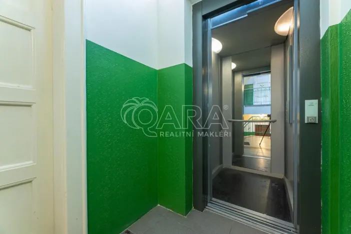 Pronájem bytu 1+kk, Praha - Žižkov, Viklefova, 34 m2