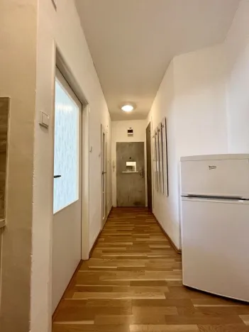 Pronájem bytu 1+kk, Ostrava - Poruba, Podroužkova, 31 m2