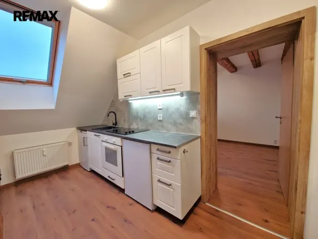 Pronájem bytu 1+kk, Praha - Nusle, Křesomyslova, 38 m2