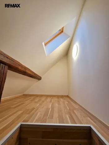 Pronájem bytu 1+kk, Praha - Nusle, Křesomyslova, 38 m2