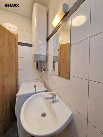 Pronájem bytu 1+kk, Praha - Nusle, Křesomyslova, 38 m2