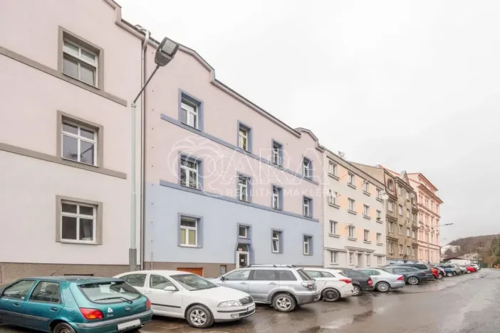 Pronájem bytu 1+kk, Praha - Libeň, Pod Labuťkou, 45 m2
