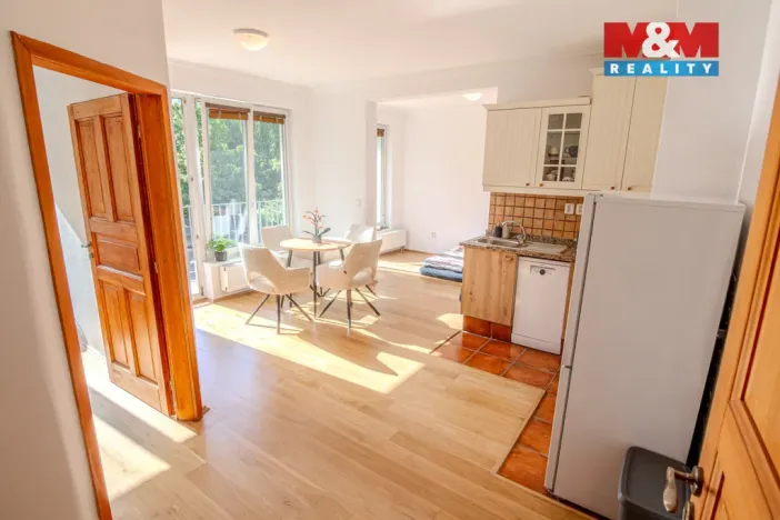 Pronájem bytu 2+kk, Praha, Názovská, 50 m2