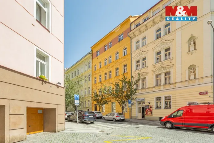 Pronájem bytu 1+1, Praha - Vinohrady, Záhřebská, 88 m2