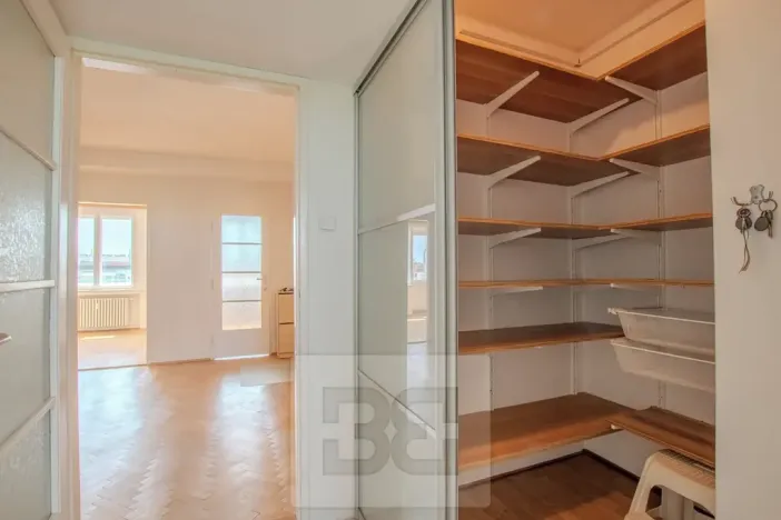 Prodej bytu 3+1, Praha - Vinohrady, Písecká, 79 m2